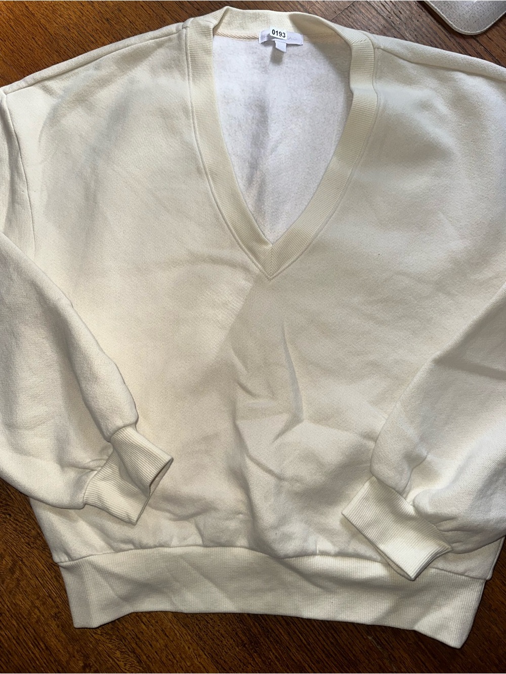 Beyond Yoga Woman’s V-Neck Oversized Soft Sweatshirt Cream - NWOT Small